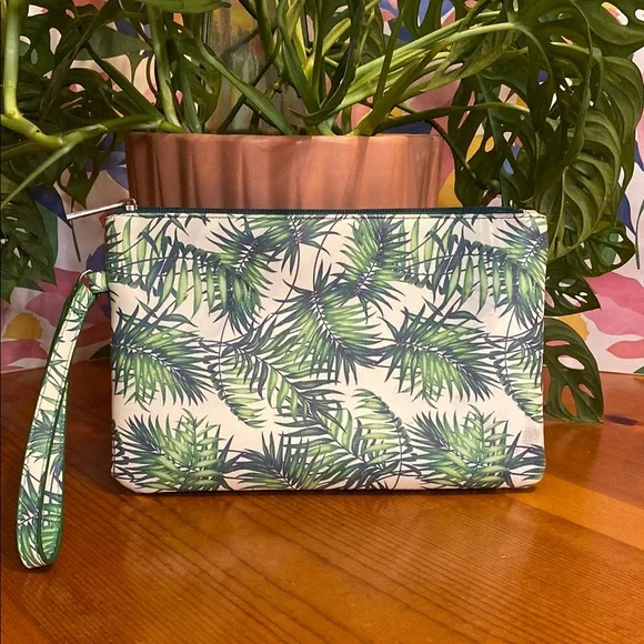 Tropical Leaf Print Wristlet and Coin Purse. - Picture 2 of 10